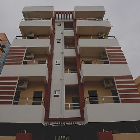 Oyo 17276 The Maple Tree Hotels Bhubaneswar Exterior foto
