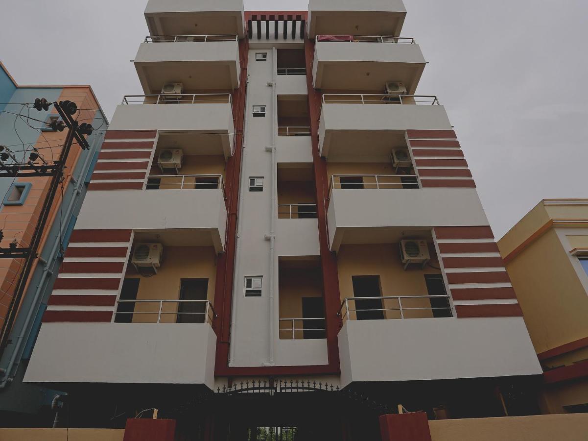 Oyo 17276 The Maple Tree Hotels Bhubaneswar Exterior foto