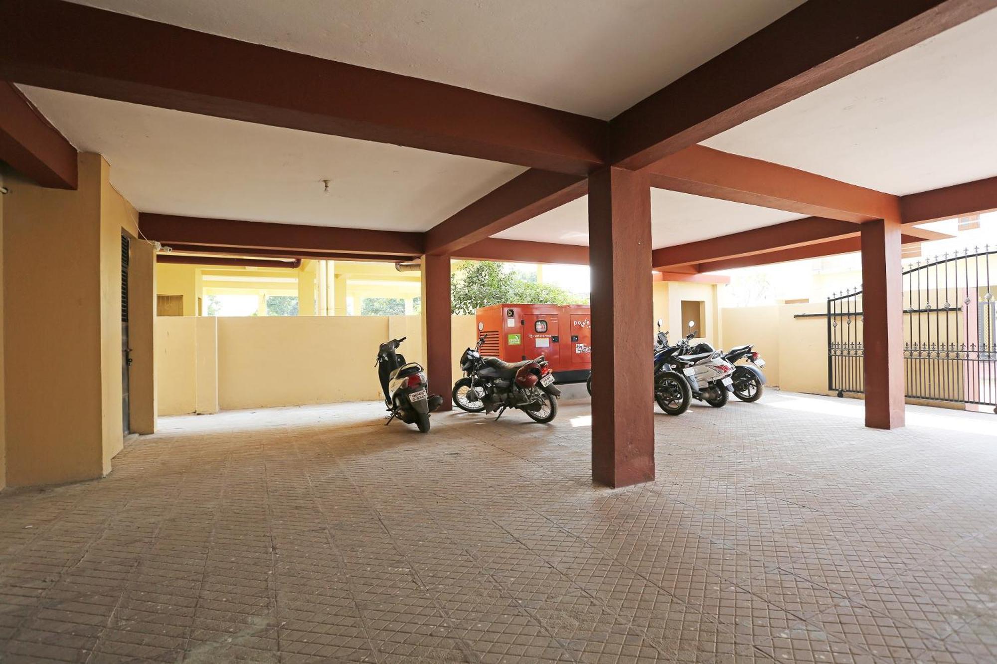 Oyo 17276 The Maple Tree Hotels Bhubaneswar Exterior foto