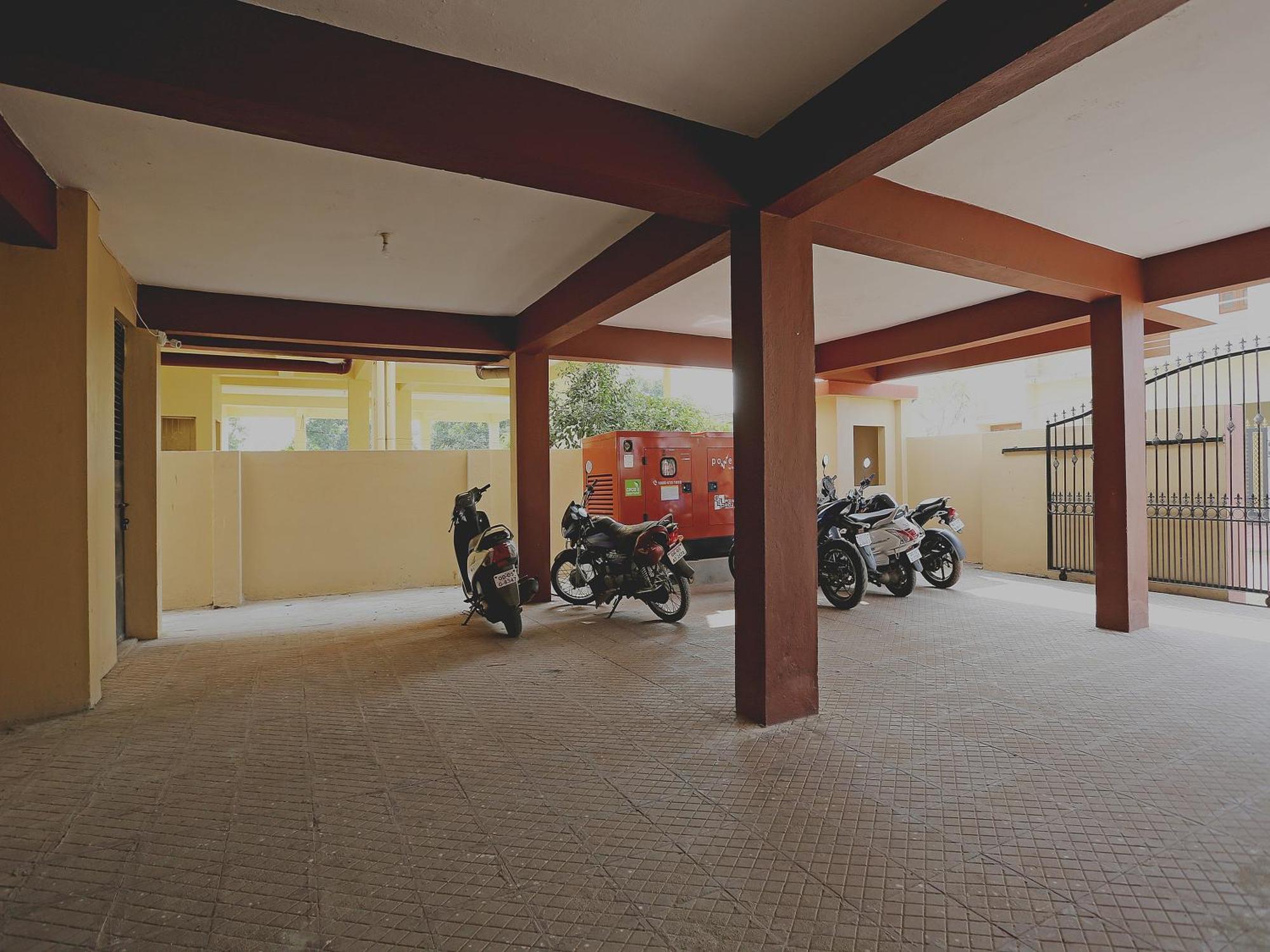 Oyo 17276 The Maple Tree Hotels Bhubaneswar Exterior foto